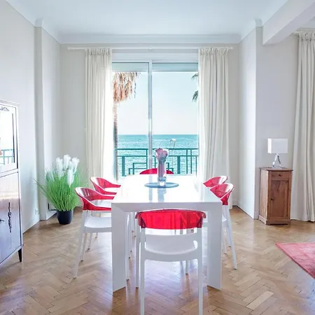 Bel Face A La Pres Du Centre - Le Voilier By Halldis * Cannes